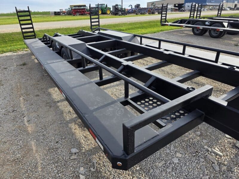 SS EXPRESS Gooseneck Manure Boat Trailer For Wolverine and Crawler Agitation Boats