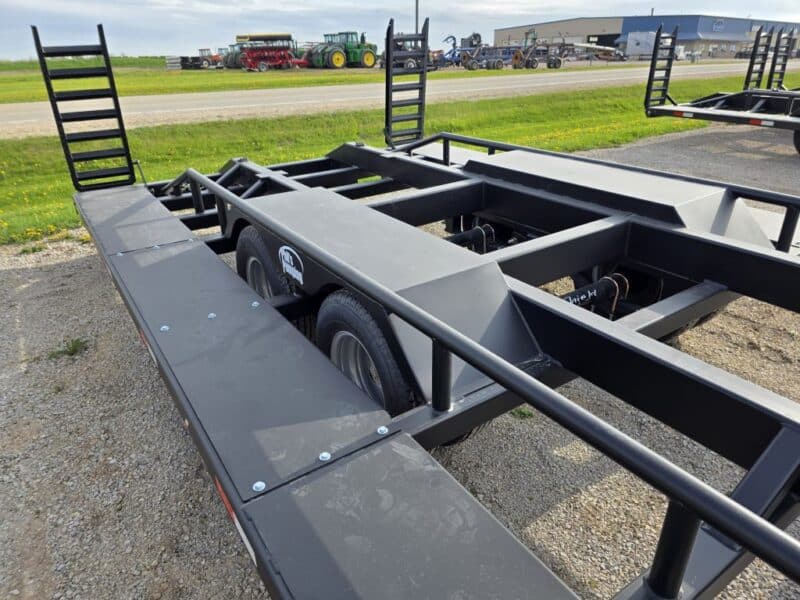 SS EXPRESS Gooseneck Manure Boat Trailer For Wolverine and Crawler Agitation Boats