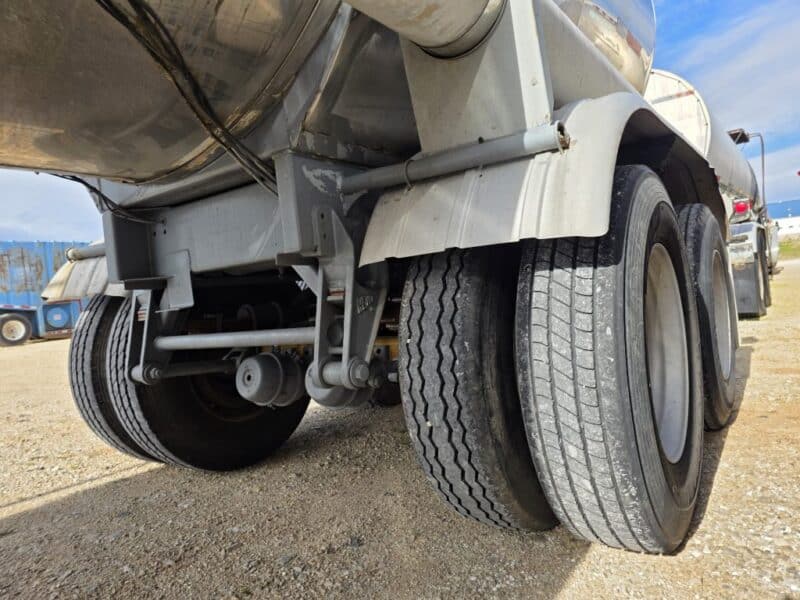 U-4811 1989 Sunshine 7000 Gallon Stainless Steel Semi Tanker