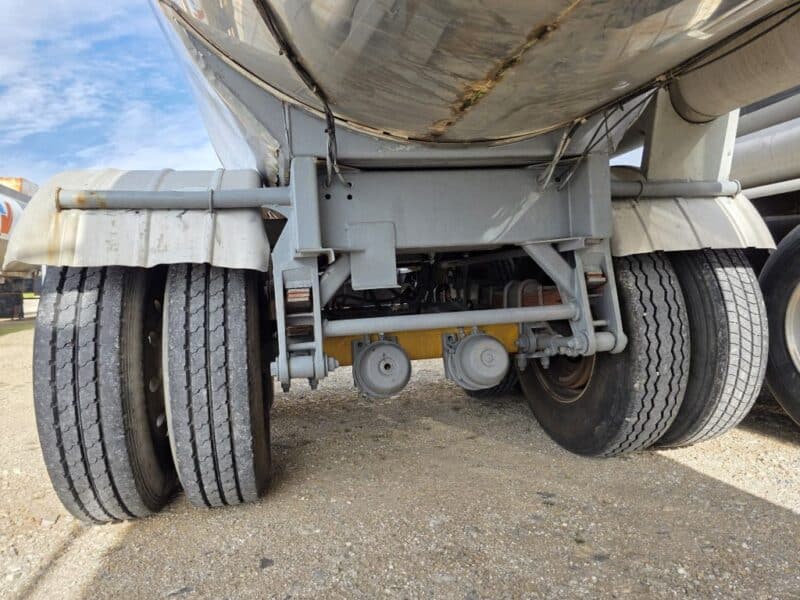 U-4811 1989 Sunshine 7000 Gallon Stainless Steel Semi Tanker
