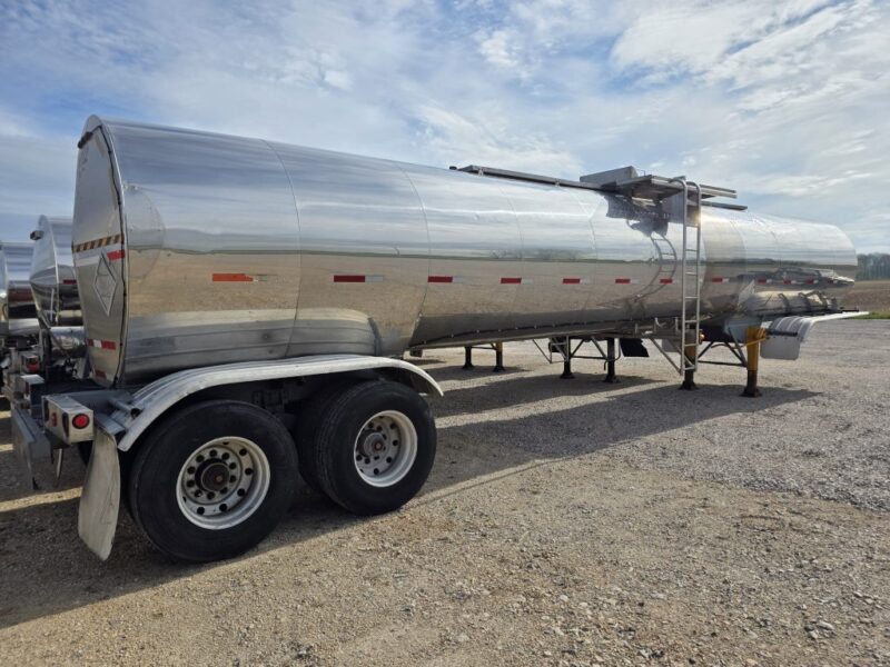 U-4811 1989 Sunshine 7000 Gallon Stainless Steel Semi Tanker