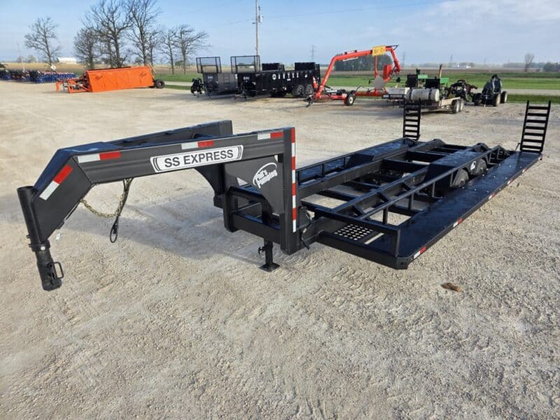 SS EXPRESS Gooseneck Manure Boat Trailer For Wolverine and Crawler Agitation Boats