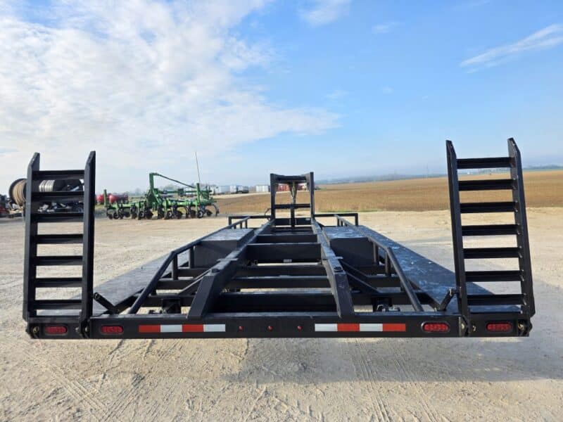 SS EXPRESS Gooseneck Manure Boat Trailer For Wolverine and Crawler Agitation Boats