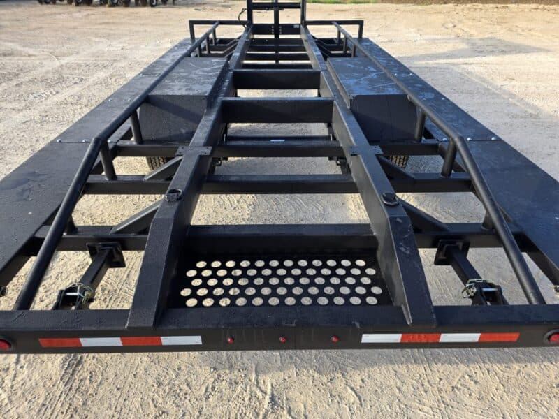 SS EXPRESS Gooseneck Manure Boat Trailer For Wolverine and Crawler Agitation Boats