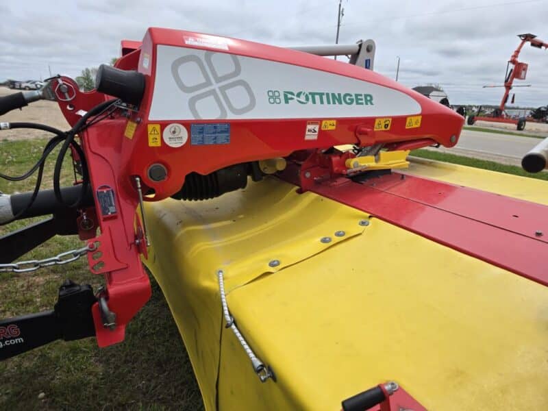 Case 7150 with Front 3 PT and PTO w. Triple Mower