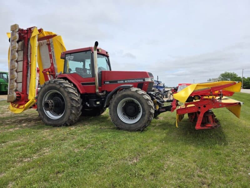 Case 7150 with Front 3 PT and PTO w. Triple Mower