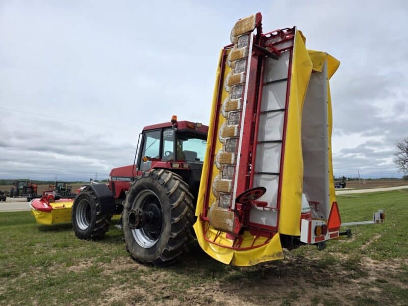 Case 7150 with Front 3 PT and PTO w. Triple Mower