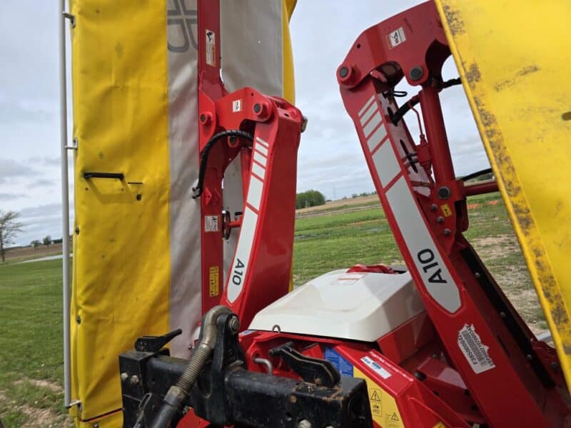 Case 7150 with Front 3 PT and PTO w. Triple Mower