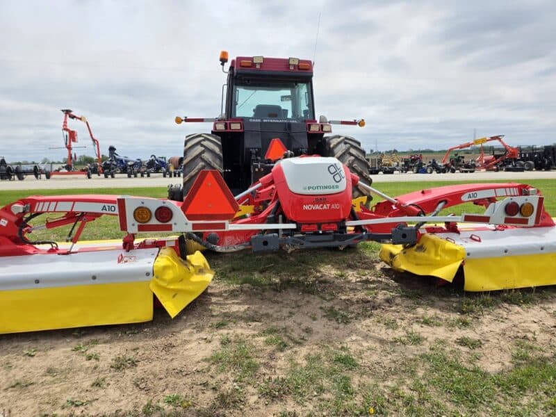 Case 7150 with Front 3 PT and PTO w. Triple Mower