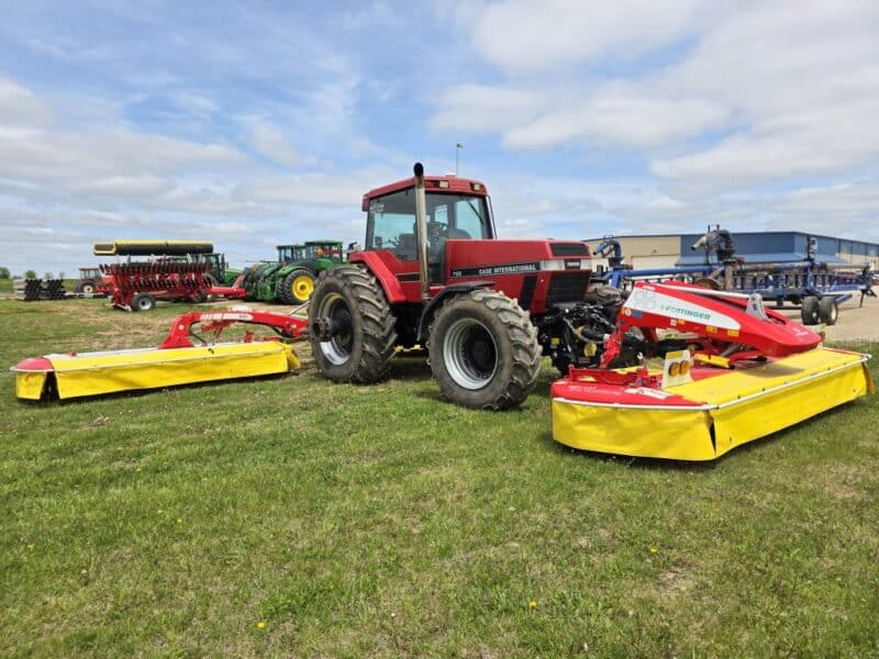 Case 7150 with Front 3 PT and PTO w. Triple Mower