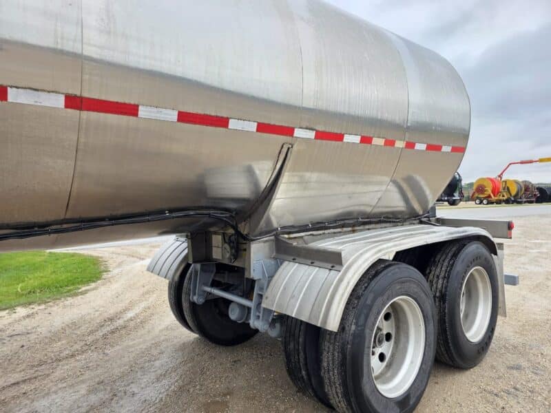 U-4813 1988 Brenner 7000 Gallon Stainless Steel Semi Tanker