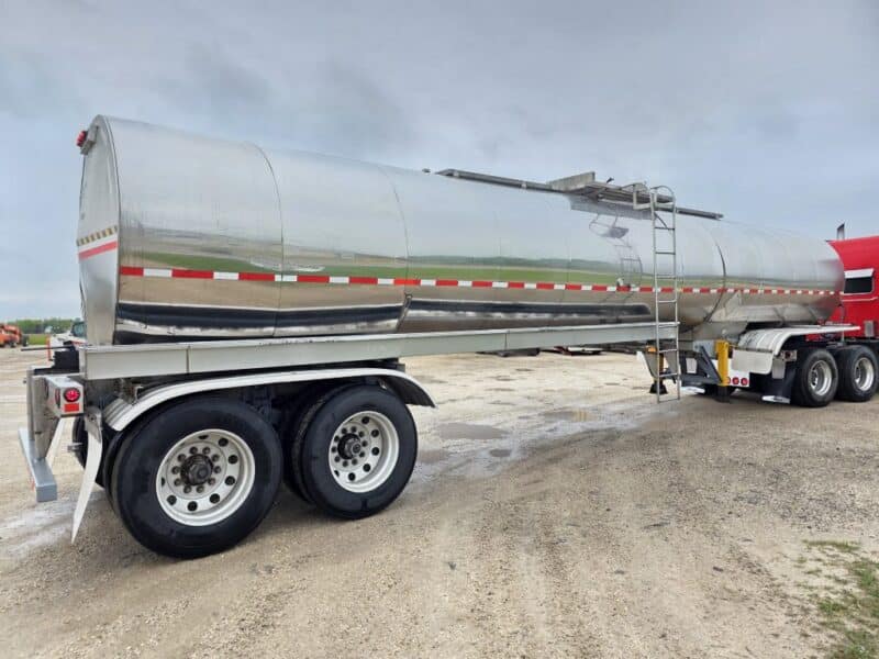 U-4813 1988 Brenner 7000 Gallon Stainless Steel Semi Tanker