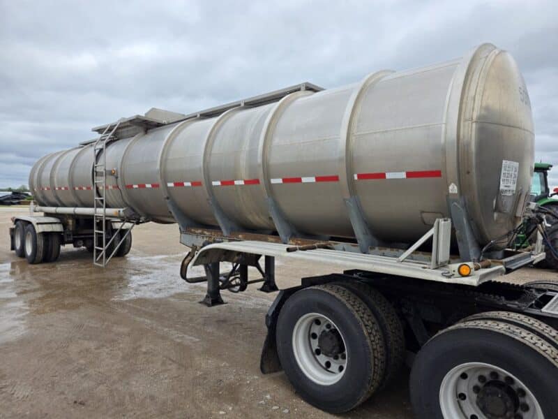 U-4816 1982 Heil 7500 Gallon Stainless Steel Semi Tanker