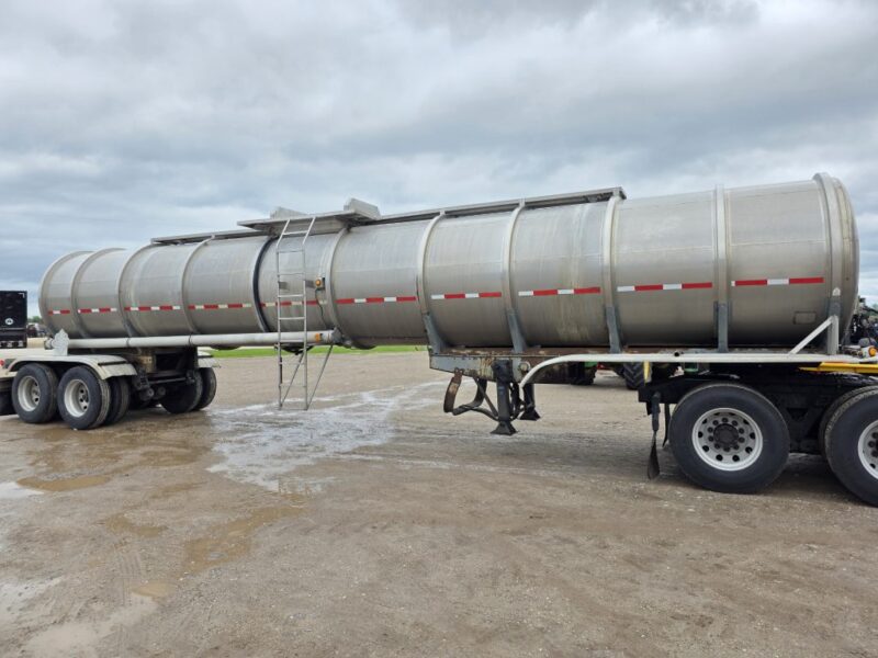 U-4816 1982 Heil 7500 Gallon Stainless Steel Semi Tanker