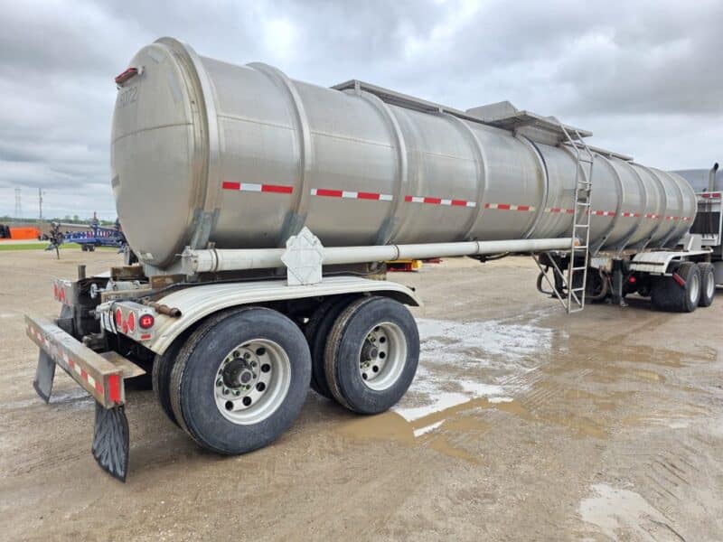 U-4816 1982 Heil 7500 Gallon Stainless Steel Semi Tanker