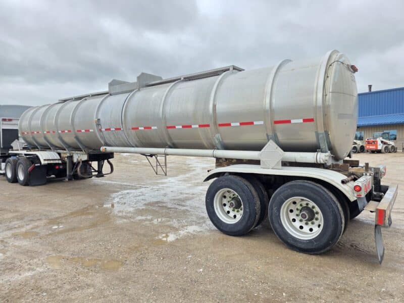 U-4816 1982 Heil 7500 Gallon Stainless Steel Semi Tanker