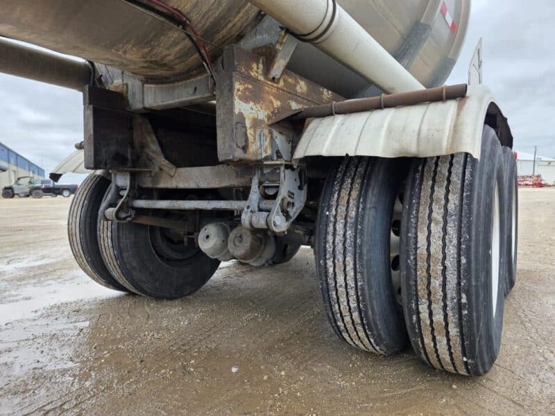 U-4816 1982 Heil 7500 Gallon Stainless Steel Semi Tanker