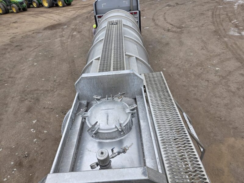 U-4816 1982 Heil 7500 Gallon Stainless Steel Semi Tanker