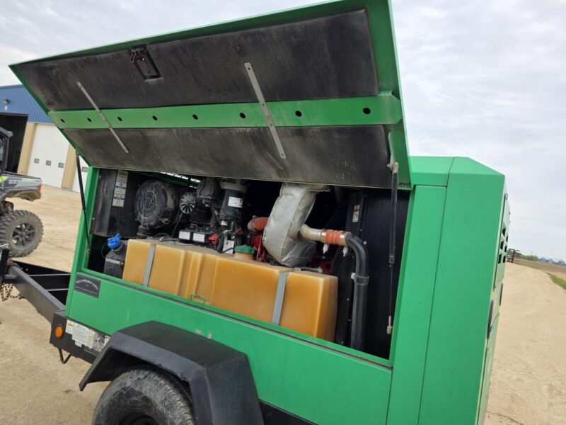AC-84 425 CFM 2019 Doosan 4.5L Cummins Engine Air Compressor