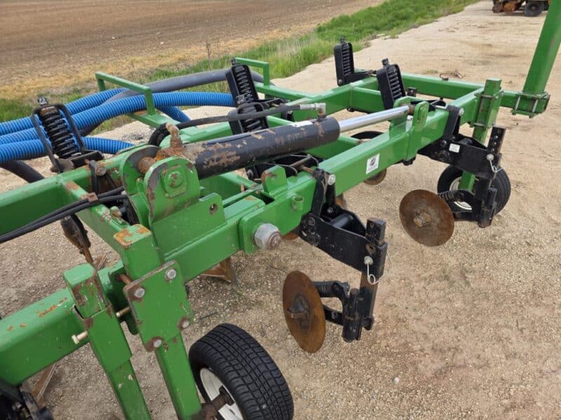 28′ Dietrich Series 70 Toolbar on 24″ Spacings w. 6″ Stinger