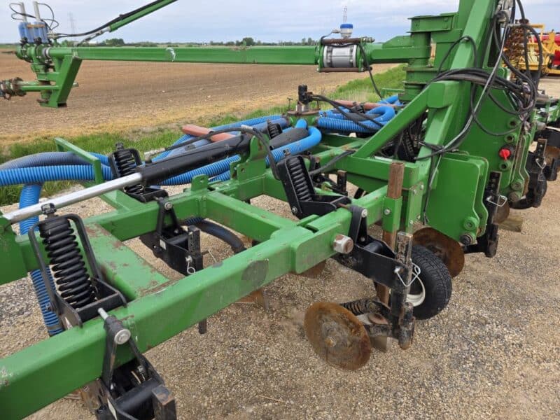 28′ Dietrich Series 70 Toolbar on 24″ Spacings w. 6″ Stinger