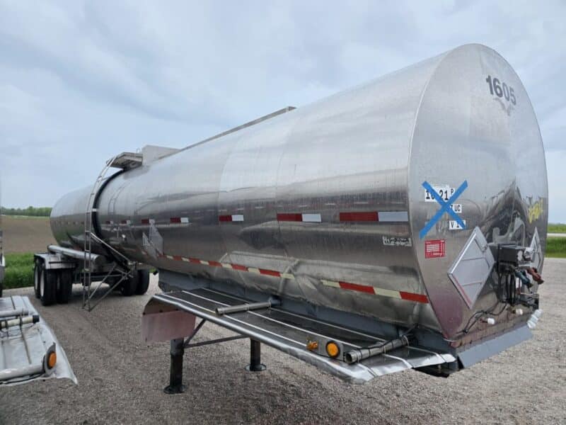 U-4812 1994 Krohnert 6000 Gallon Stainless Steel Semi Tanker