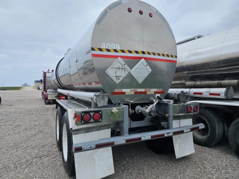 U-4812 1994 Krohnert 6000 Gallon Stainless Steel Semi Tanker