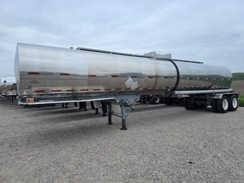 U-4812 1994 Krohnert 6000 Gallon Stainless Steel Semi Tanker