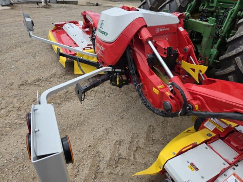 Pottinger Novacat V10000 RC Triple Mower with 351 Alpha Motion Front Mower