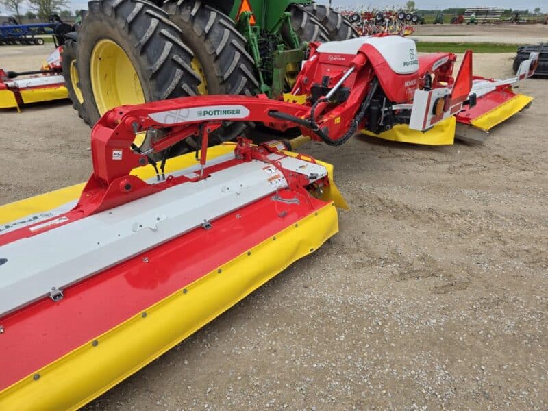 Pottinger Novacat V10000 RC Triple Mower with 351 Alpha Motion Front Mower