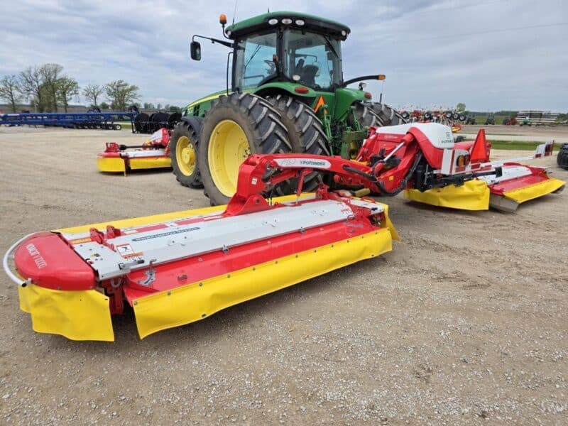 Pottinger Novacat V10000 RC Triple Mower with 351 Alpha Motion Front Mower