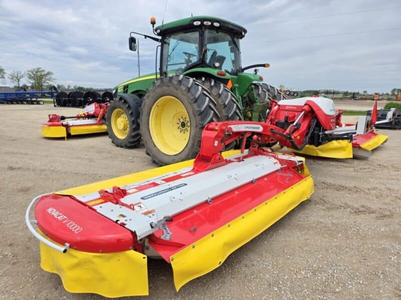 Pottinger Novacat V10000 RC Triple Mower with 351 Alpha Motion Front Mower