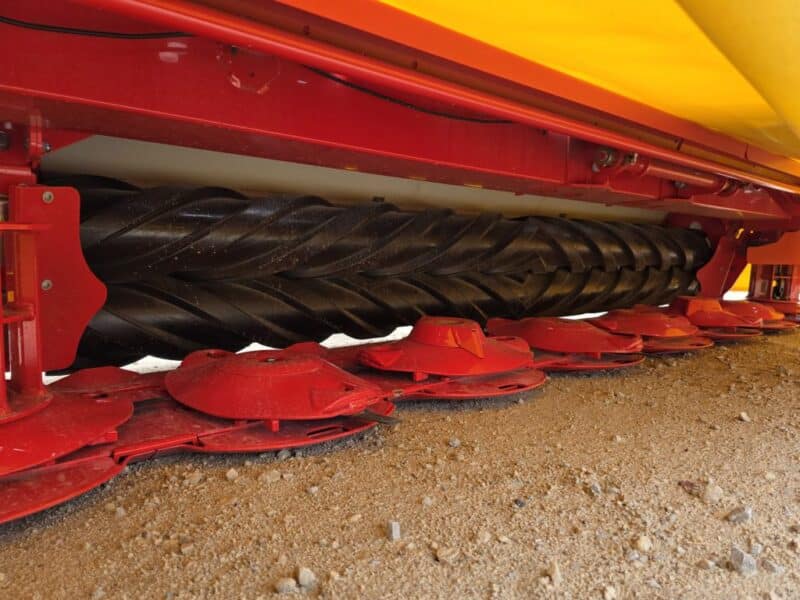 Pottinger Novacat V10000 RC Triple Mower with 351 Alpha Motion Front Mower
