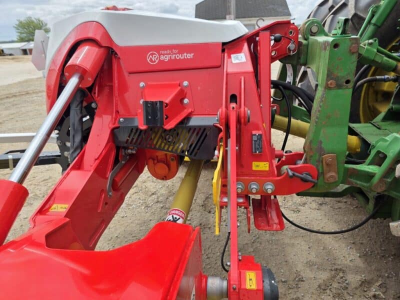 Pottinger Novacat V10000 RC Triple Mower with 351 Alpha Motion Front Mower