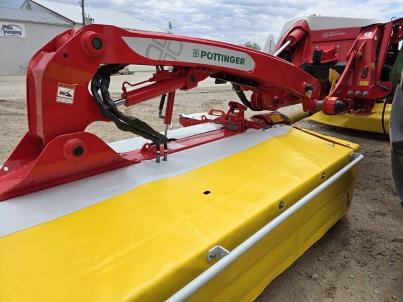 Pottinger Novacat V10000 RC Triple Mower with 351 Alpha Motion Front Mower