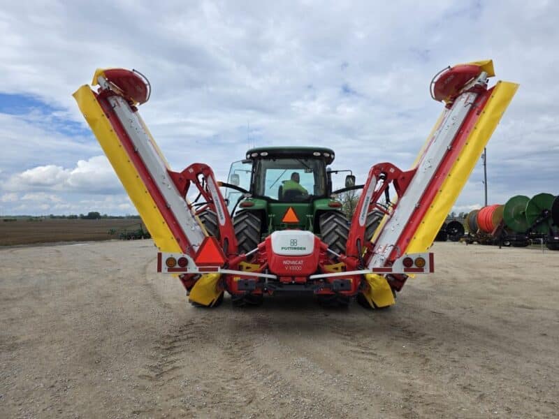Pottinger Novacat V10000 RC Triple Mower with 351 Alpha Motion Front Mower