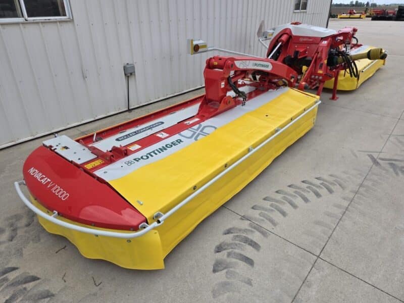 Pottinger Novacat V10000 RC Triple Mower with 351 Alpha Motion Front Mower