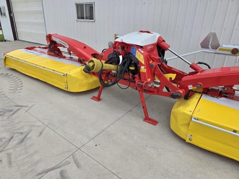 Pottinger Novacat V10000 RC Triple Mower with 351 Alpha Motion Front Mower
