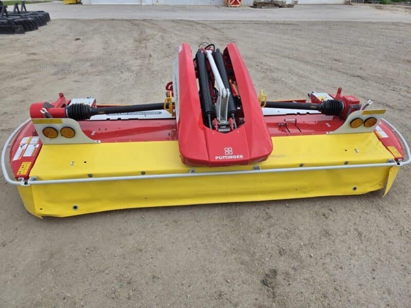 Pottinger Novacat V10000 RC Triple Mower with 351 Alpha Motion Front Mower