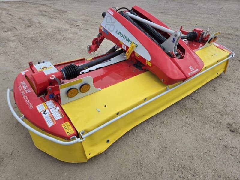 Pottinger Novacat V10000 RC Triple Mower with 351 Alpha Motion Front Mower