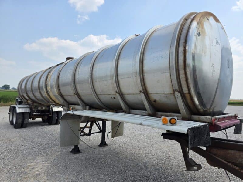 U-4815 1995 Bar-Bel 7000 Gallon Stainless Steel Semi Tanker