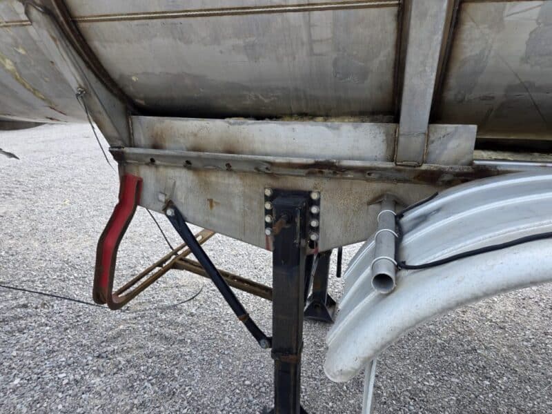 U-4815 1995 Bar-Bel 7000 Gallon Stainless Steel Semi Tanker