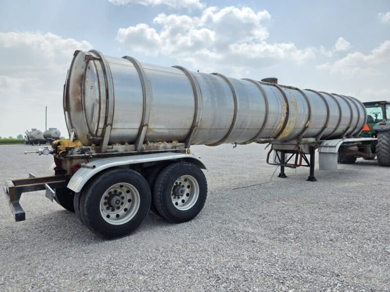 U-4815 1995 Bar-Bel 7000 Gallon Stainless Steel Semi Tanker