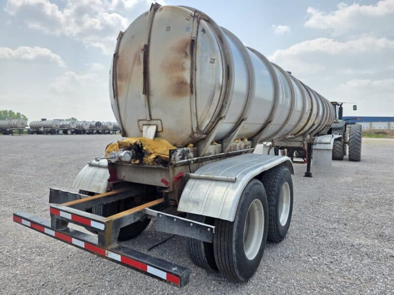 U-4815 1995 Bar-Bel 7000 Gallon Stainless Steel Semi Tanker