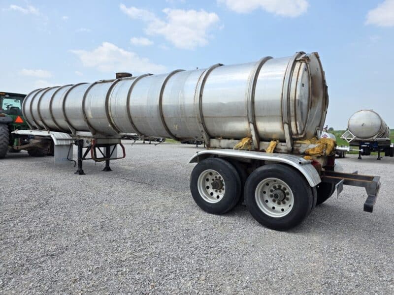 U-4815 1995 Bar-Bel 7000 Gallon Stainless Steel Semi Tanker