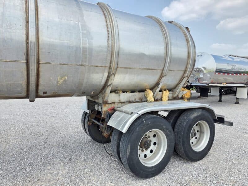 U-4815 1995 Bar-Bel 7000 Gallon Stainless Steel Semi Tanker