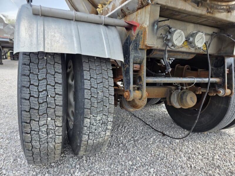 U-4815 1995 Bar-Bel 7000 Gallon Stainless Steel Semi Tanker