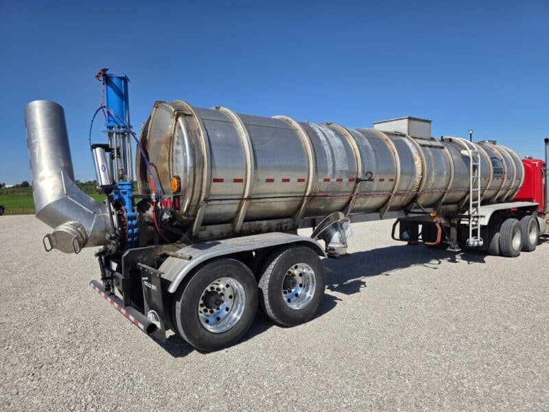 U-4815 1995 Bar-Bel 7000 Gallon Stainless Steel Semi Tanker