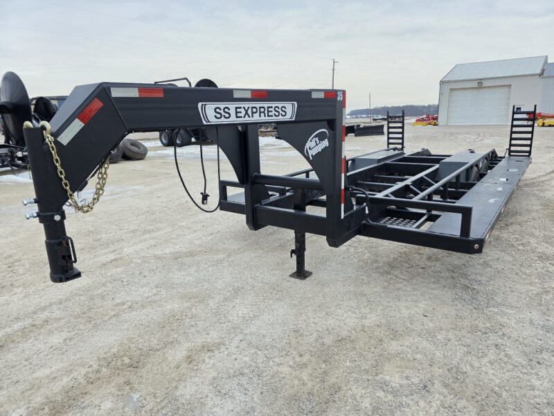 SS EXPRESS Gooseneck Manure Boat Trailer For Wolverine and Crawler Agitation Boats