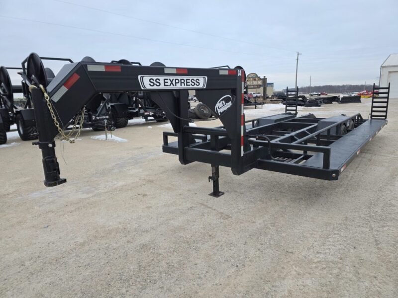 SS EXPRESS Gooseneck Manure Boat Trailer For Wolverine and Crawler Agitation Boats